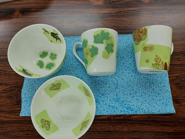 焼いてもらう前_NARUMI Factory Shop絵付体験