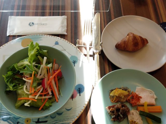 サラダや前菜もキレイに盛り付けてもらえました。_コンチネンタルレストラン フィレンツェ 都ホテル 岐阜長良川