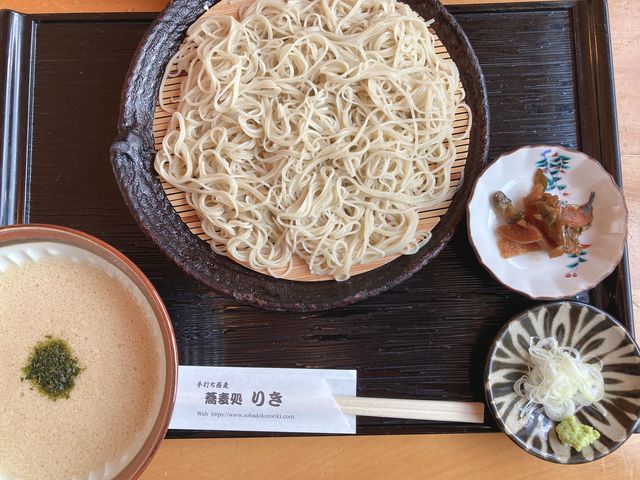 友人は天ざるを。_蕎麦処 りき