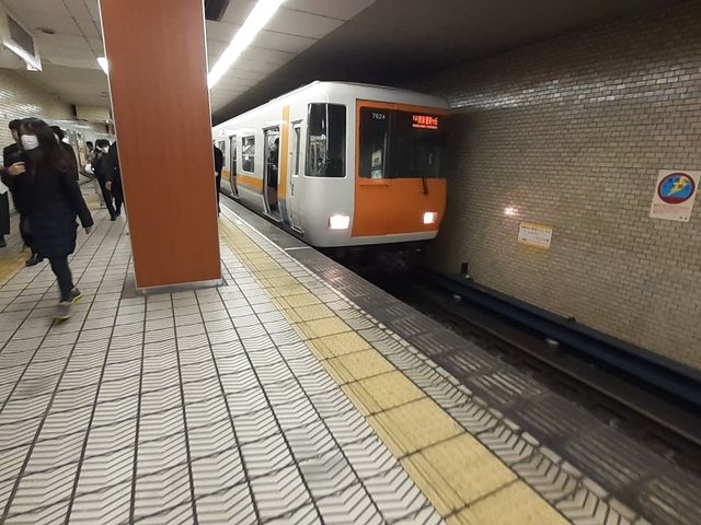 中央線_大阪市営地下鉄 堺筋本町駅(堺筋線・中央線)
