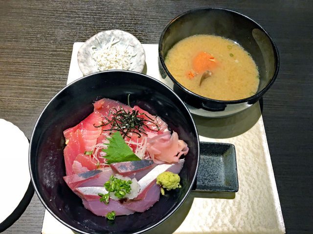 海の幸五彩丼_わらべ菜魚洞