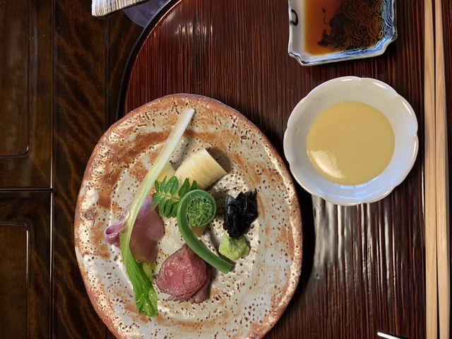 鹿肉 鯉の刺身 こごみ 筍_比良山荘