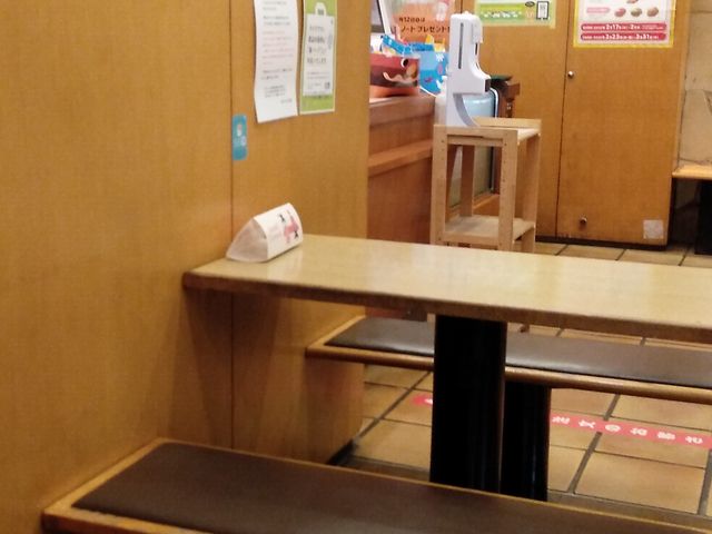 対面席_モスバーガーバロー清水高橋店