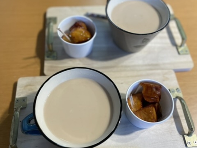 ブレイクタイムのお茶とお茶菓子_いのTERRACE