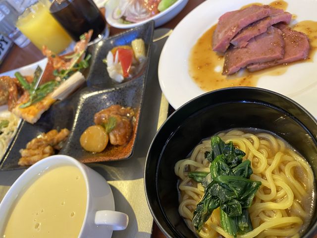 今月は土日のみローストビーフらしいです。ガーリック風ソースでしっとりした美味しいローストビーフ_south west(サウス ウエスト)