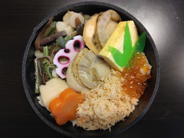 北海道らしい食材がいかにも詰まっています。_JR函館駅