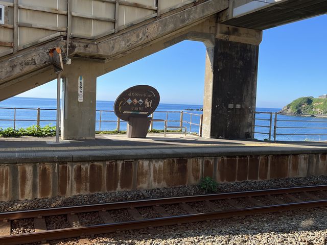 なんかモニュメント_JR青海川駅