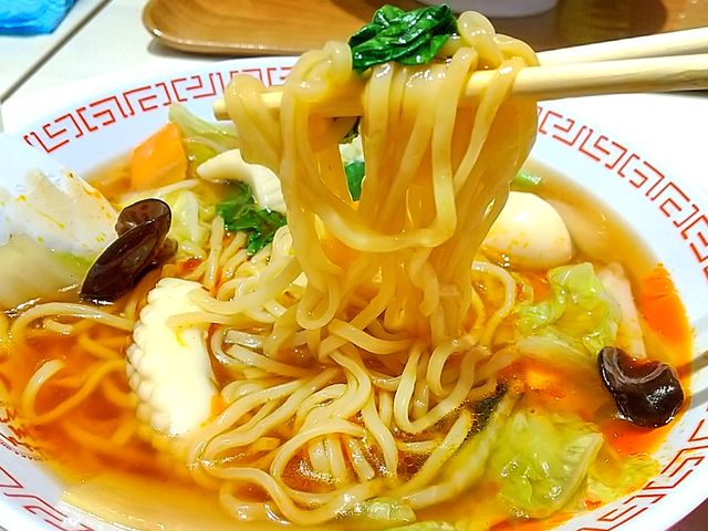 五目うま煮ラーメンの麺リフト_大阪王将 川口店