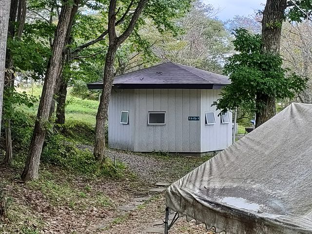 一応トイレも完備されています。_奥中山高原つりぼり