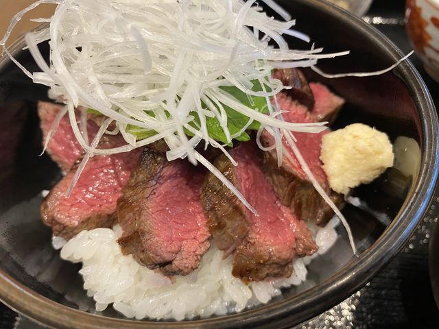 ステーキ丼_ホテルJALシティ札幌中島公園 カフェ コントレイル