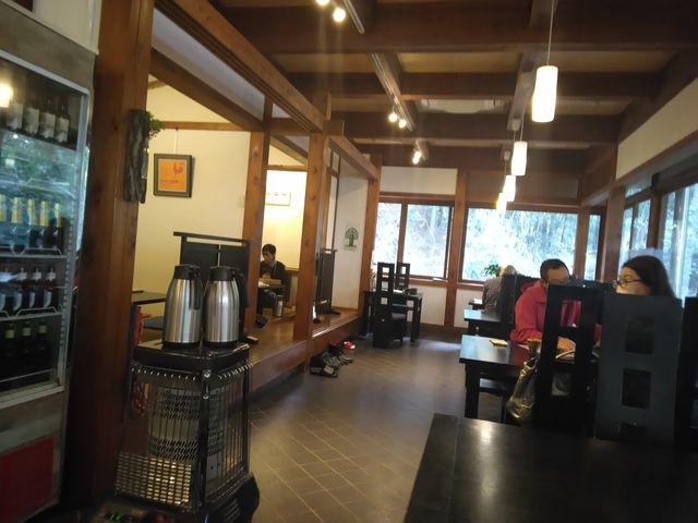 結構お客さんは入りました。_森のカフェ アースガーデン