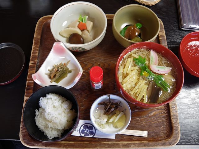 にゅうめんは季節メニューのようです。_橋本屋