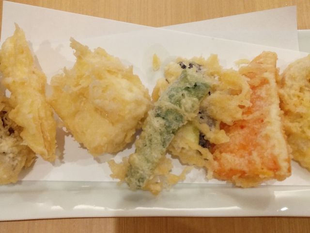 季節野菜6種と豆腐の天ぷら_蕎麦屋神楽