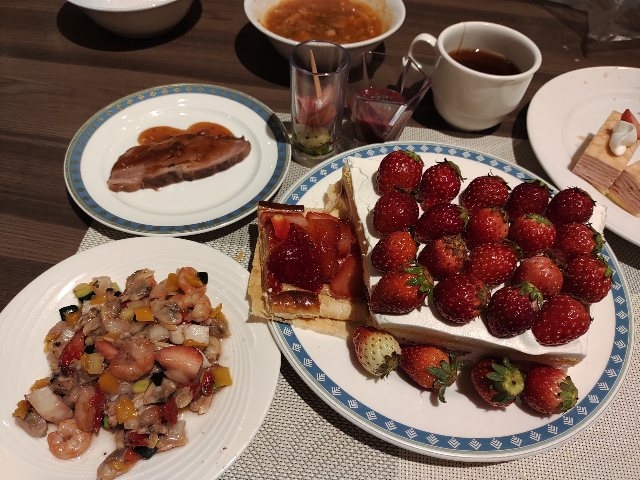 苺ショート シーフードミックス_サンシャインシティプリンスホテル