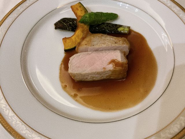 お肉が固く、ハムを食べている感じでした。_オーベルジュ 音羽倶楽部