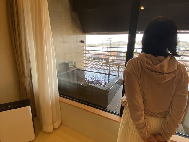客室露天風呂からの眺めいいですね_望湖楼