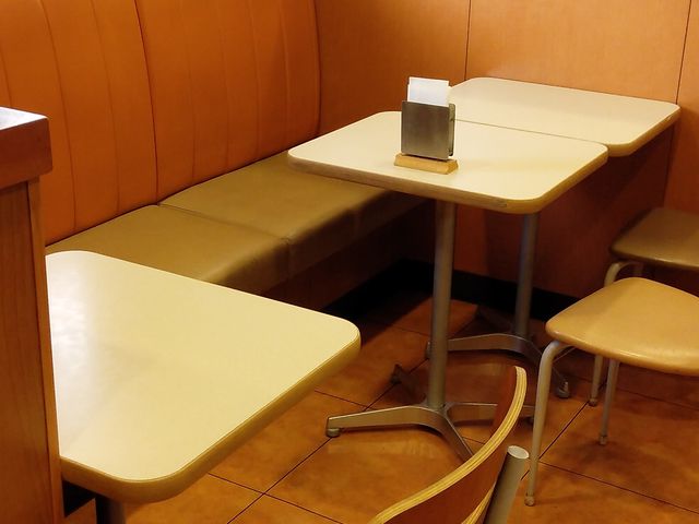 ベンチシート_ミスタードーナツ藤枝田沼(Mister Donut)