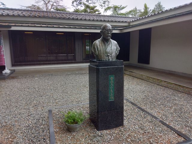 まずはこの像が出迎えてくれました。_公益財団法人斎藤茂吉記念館