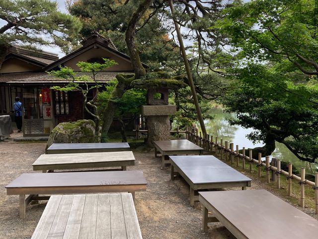 徽軫灯籠(兼六園)_徽軫灯籠(兼六園)