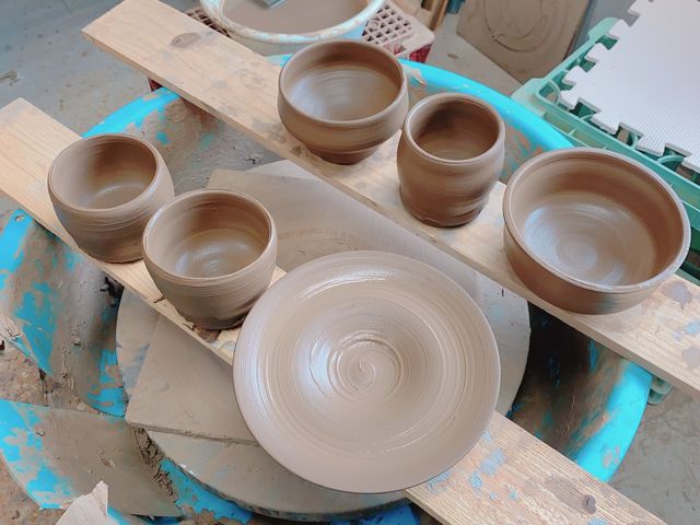 お皿とお茶碗と湯呑み_山神製作所 HARUYAMA BASE