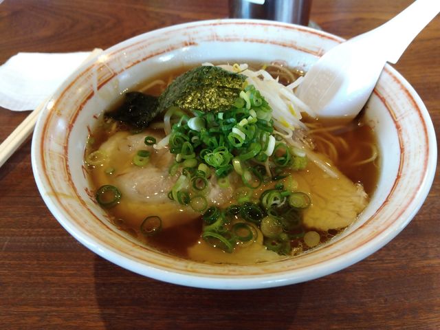 内橋ラーメンの並。甘味あるスープが特徴的。_内橋ラーメン
