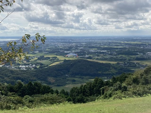 青い空…というわけではなかったけど、雲があるほうがパラグライダーで飛ぶには良いそうです◎_こまちパラグライダースクール つくば校