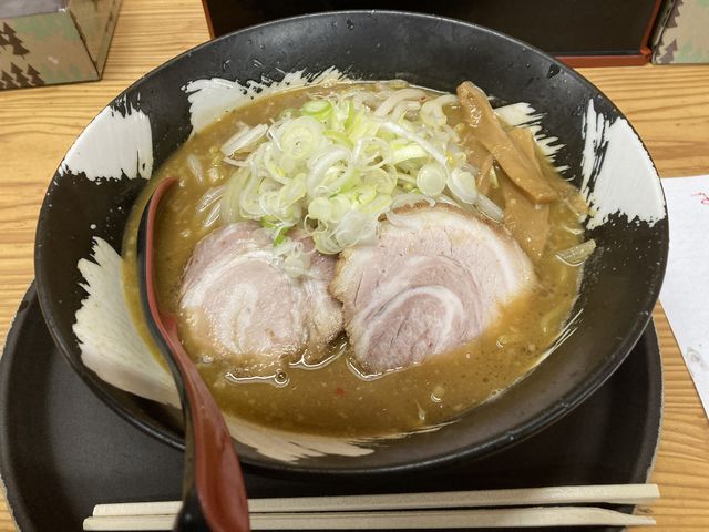味噌ラーメン、シンプルいずベスト!_ラーメンの松喜