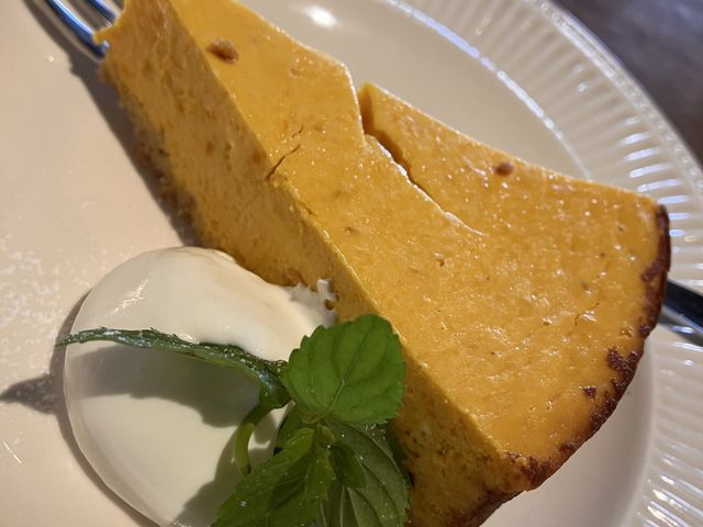 かぼちゃのバスクチーズケーキ_本町一丁目カフェ