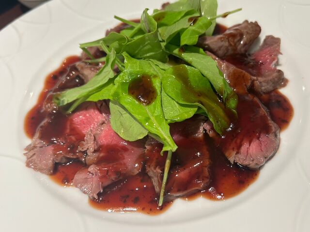 牛フィレ肉のタリアータ_俺のイタリアンバル 新宿