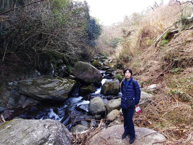 宿の脇の千歳川の渓流_万葉の里白雲荘