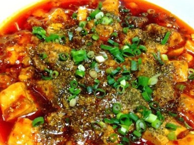 マーボー豆腐(山椒が程よくきいていて紹興酒によく合います。)_中華料理 果実