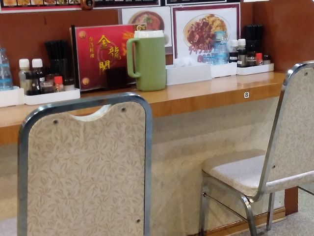 カウンター席_台湾料理 金龍閣 西脇店