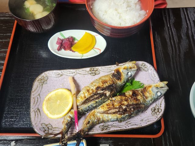 単品食べたあとに定食食べてしまう_膳座