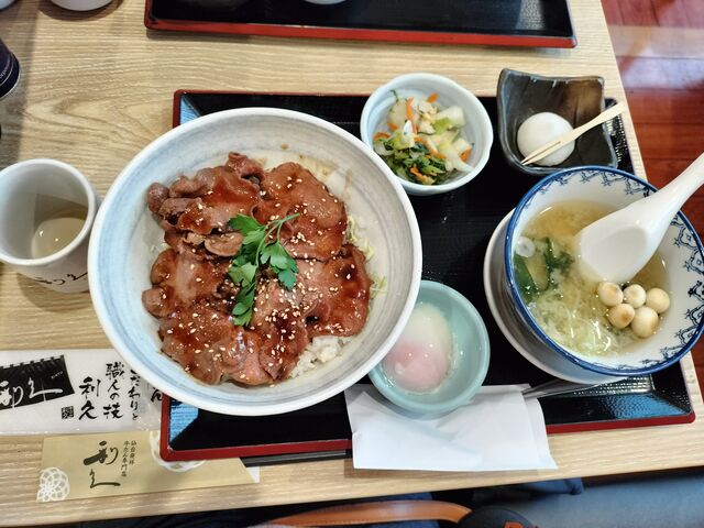 ランチの牛たん丼定食_利久 中央通り店