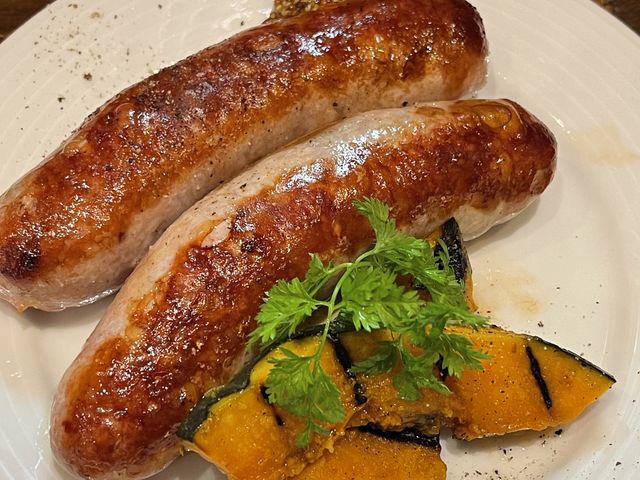 ハーブがきいて食べ応えのあるソーセージです!_Cucina mollo クッチーナ モロ