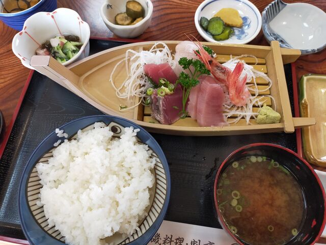 高足蟹定食の船盛_丸吉食堂