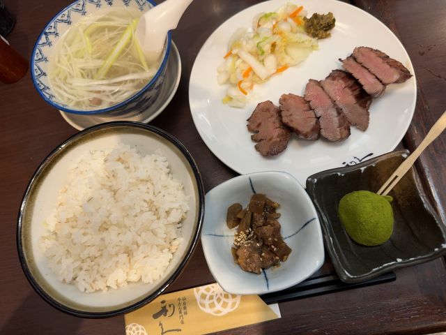 問題牛タン_牛たん炭焼 利久 イオンレイクタウン店