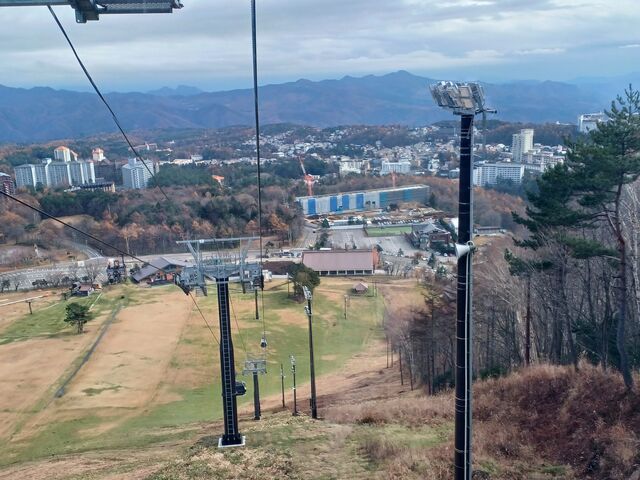 帰路のゴンドラで 景色を楽しみながら 草津温泉方面に 湯っくり 下っていきます_天狗山プレイゾーン
