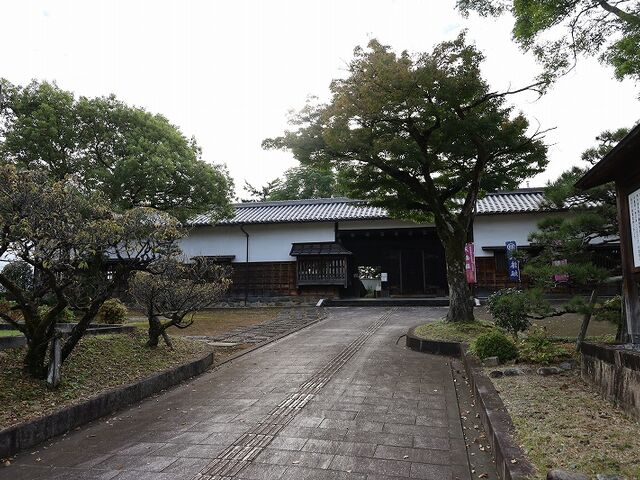 長門門が資料館になっています_民俗資料館(長屋門)
