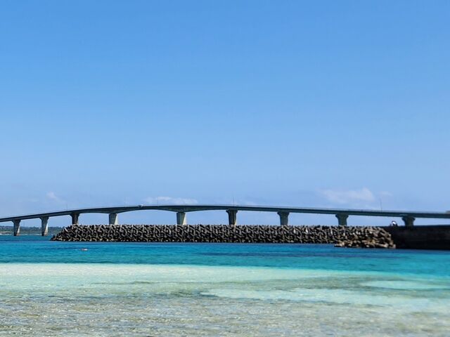 橋と青い海がすばらしい_来間島