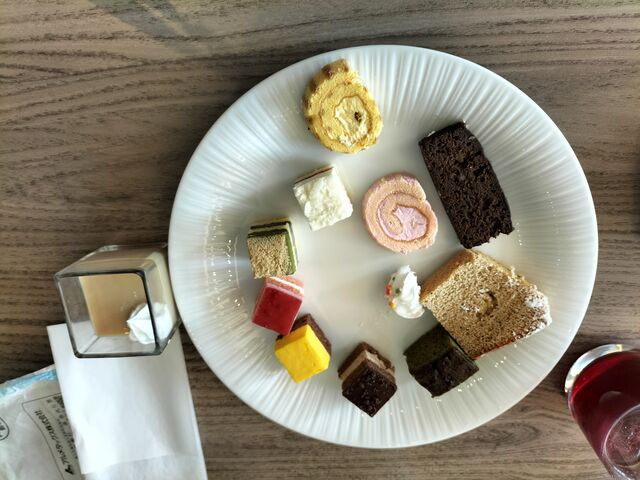 多種のプチケーキ_アーバンホテル京都四条プレミアム