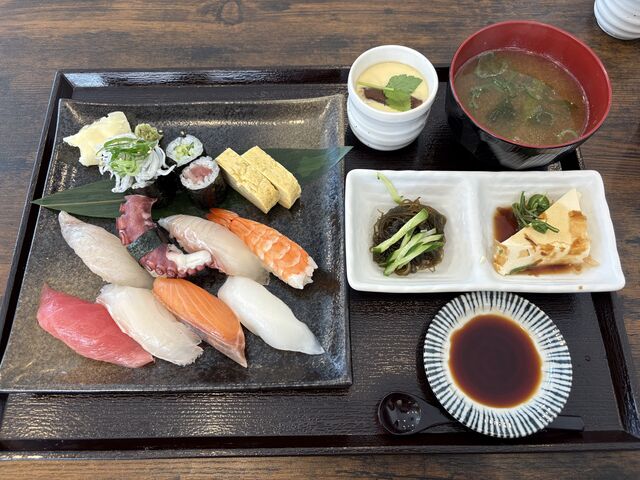 Aランチ1980円。どれも美味しかったです。_たる寿司