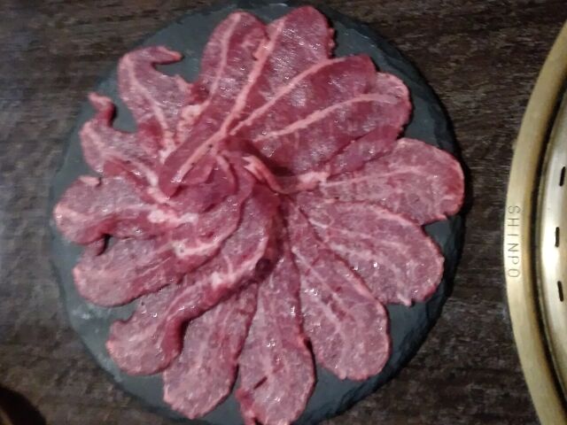 ツラミ(牛ほほ肉)〜自家製おにおろしポン酢〜_炭火焼肉10 すみびやきにくじゅう 七間町店