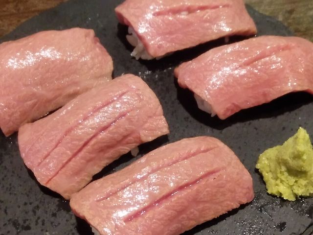 肉寿司_炭火焼肉10 すみびやきにくじゅう 七間町店