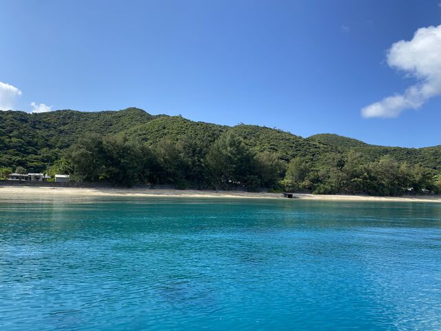 船から島 撮影_スローガイド奄美