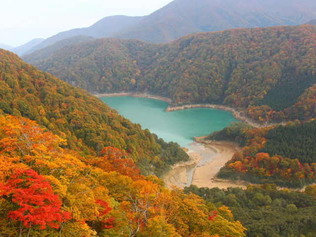 ドラゴンドラから臨む「二居湖」_苗場スキー場