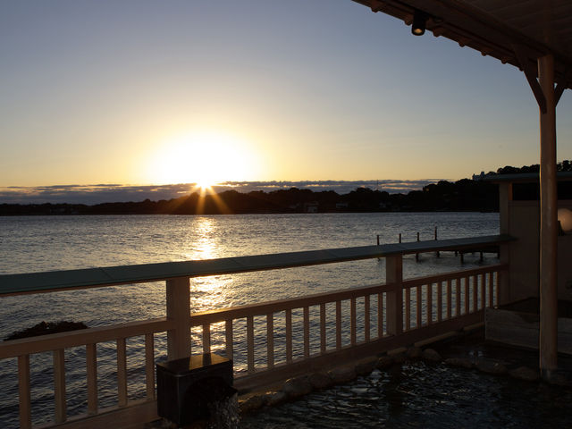 大浴場からの朝日_ホテルリステル浜名湖