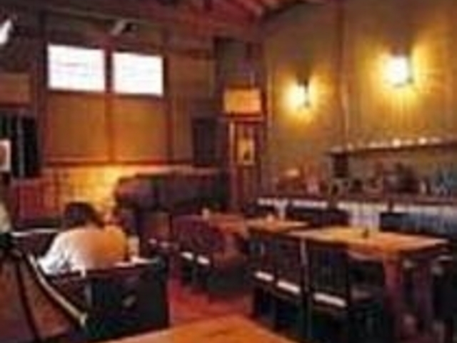 クラシックが流れる店内。禁煙スペースも_和風喫茶音楽館