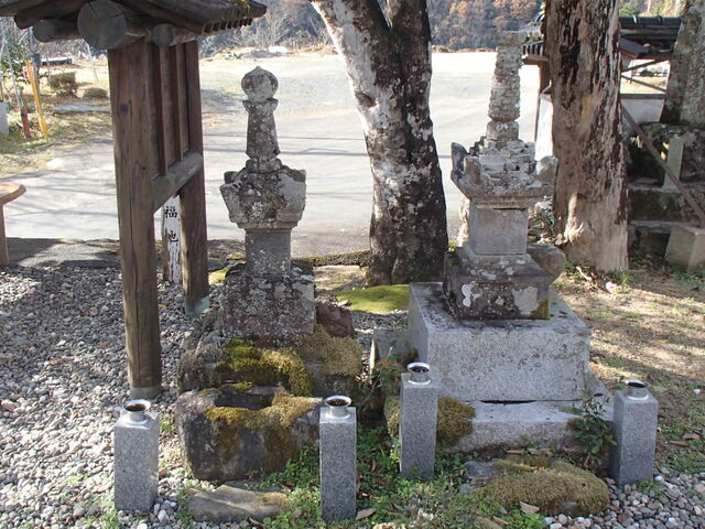 大樹寺の宝篋印塔の写真1