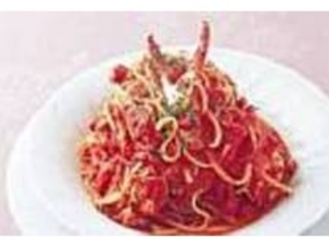 『渡りガニのリングイネトマトソース』_R・Valentino